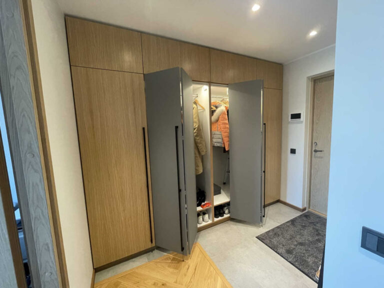 Grandber garderoob uksed